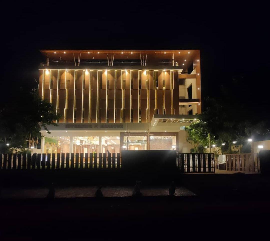 Hotel Riverside Meadows Vidisha Exterior foto